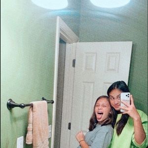 Meet your Posher, Lucy